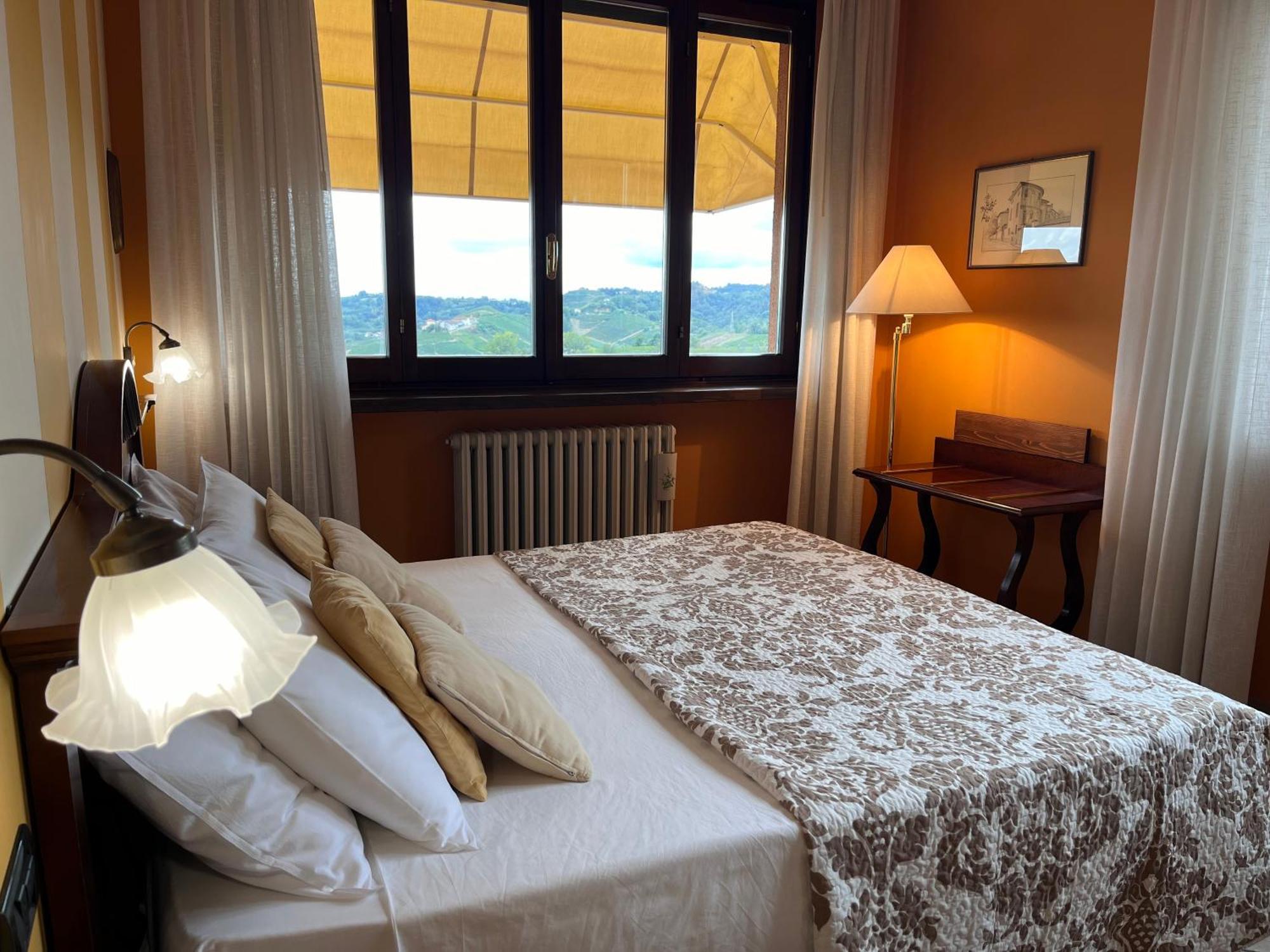 Belvedere Bike Hotel Montà Zimmer foto